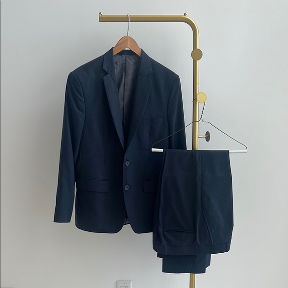 Men's Classic Navy Blue Suit - Picture 1 of 8